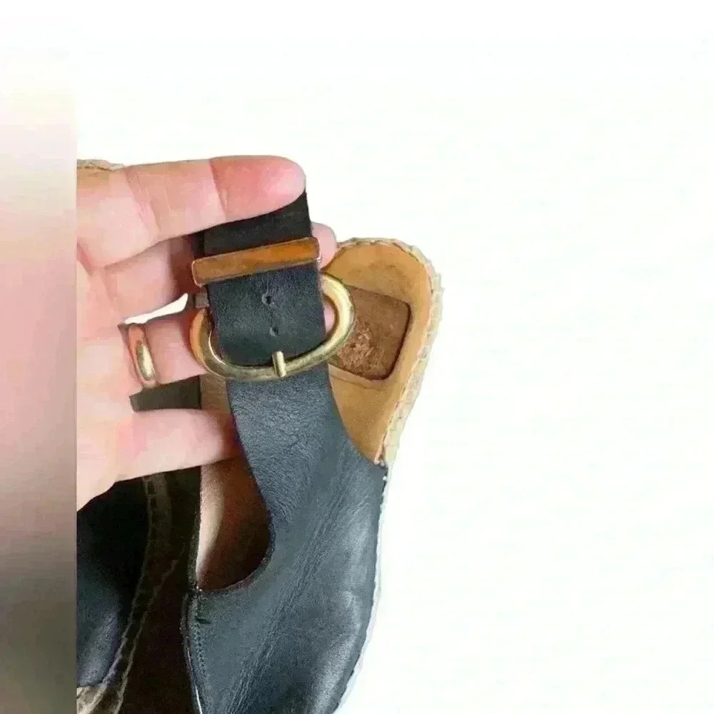 Lambskin super soft wedges bought & made in Spain. Size 38. Gold buckle. Worn 2X - Picture 4 of 7